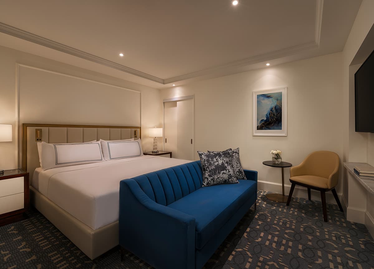 Emerald signature room interior